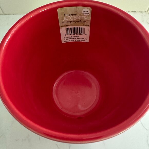 2 for $10 🎁 Red Interior Accents Ribbed Ceramic Pot - Picture 3 of 4